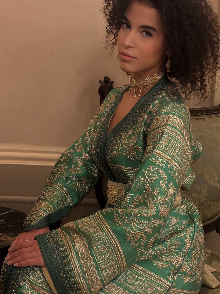 banner-limited-edition-model-porte-caftan-marocain